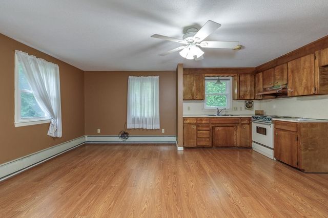9 Hickory Lane, Bedford, NH 03110