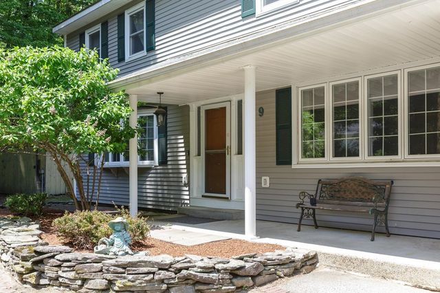 9 Hickory Lane, Bedford, NH 03110