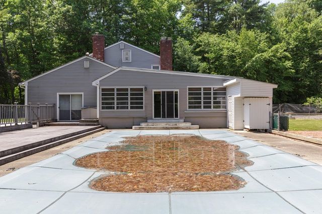 9 Hickory Lane, Bedford, NH 03110