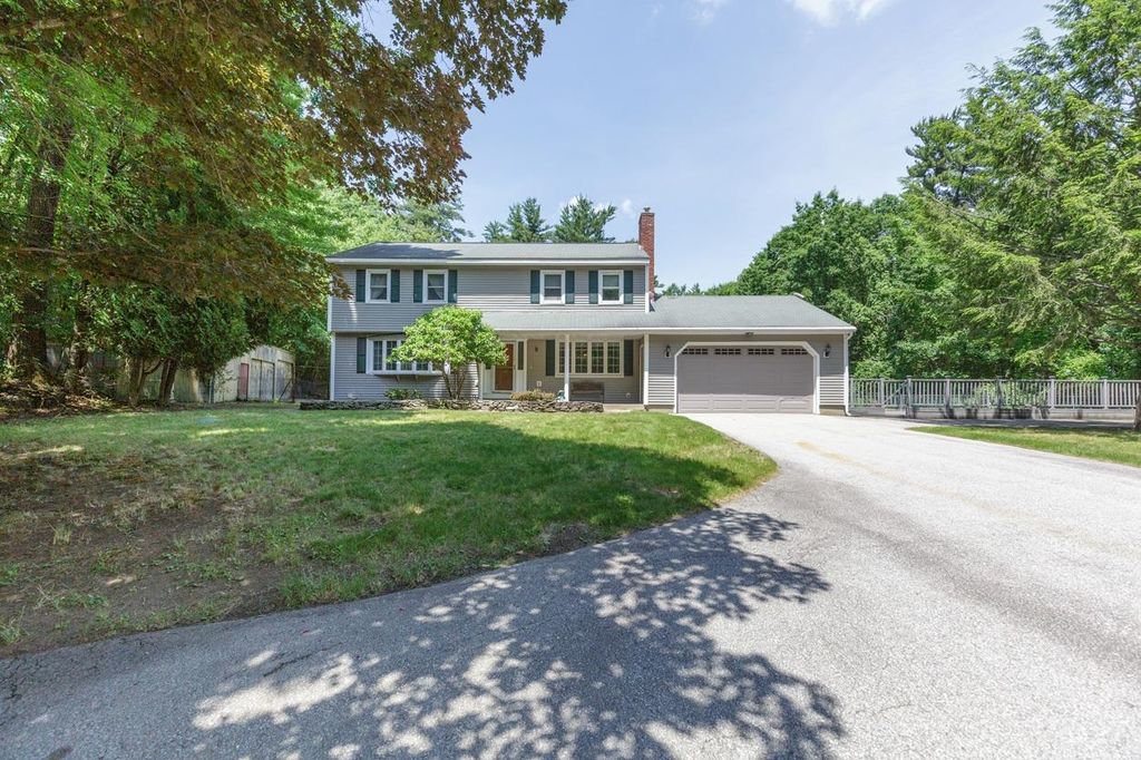 9 Hickory Lane, Bedford, NH 03110