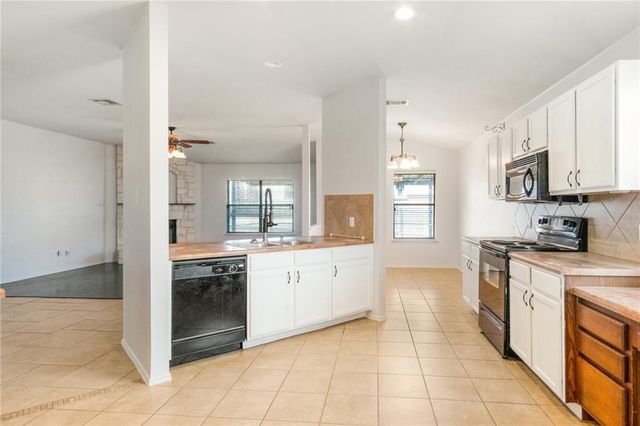 913 Cindy, Leander, TX 78641