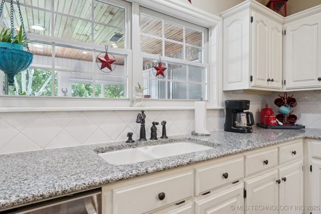 9149 S 305th East Avenue, Broken Arrow, OK 74014