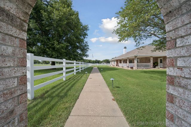 9149 S 305th East Avenue, Broken Arrow, OK 74014