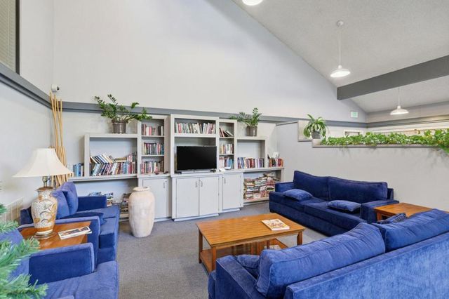 35 W 20th Avenue 109, San Mateo, CA 94403