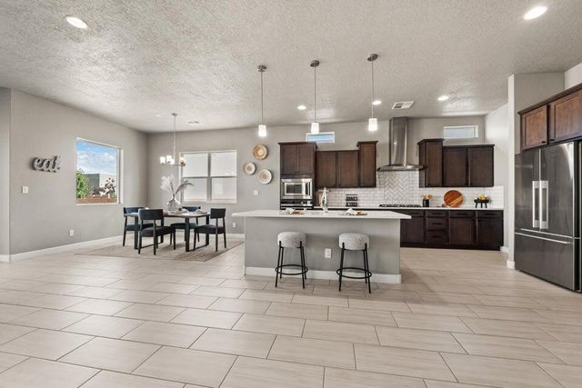 2422 Lynn Road SE, Rio Rancho, NM 87124