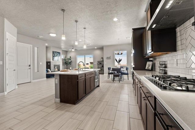 2422 Lynn Road SE, Rio Rancho, NM 87124