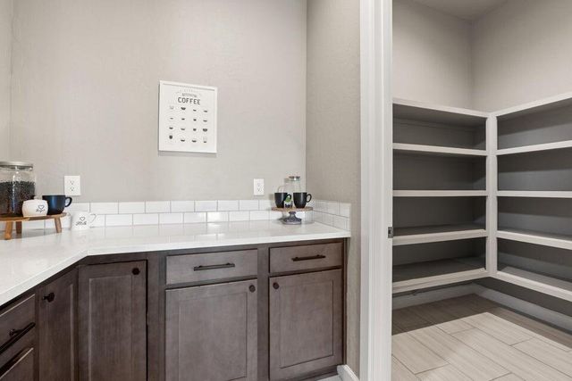 2422 Lynn Road SE, Rio Rancho, NM 87124