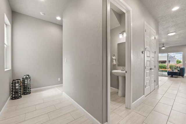 2422 Lynn Road SE, Rio Rancho, NM 87124