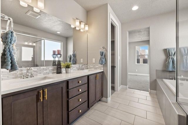 2422 Lynn Road SE, Rio Rancho, NM 87124