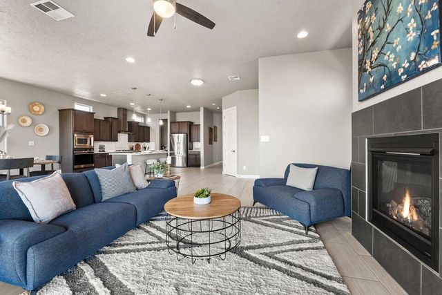 2422 Lynn Road SE, Rio Rancho, NM 87124