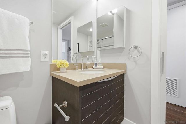 1325 Pacific Hwy 1305, San Diego, CA 92101