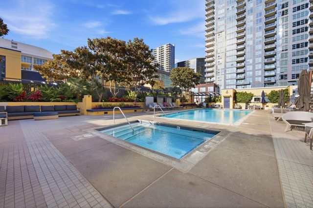 1325 Pacific Hwy 1305, San Diego, CA 92101