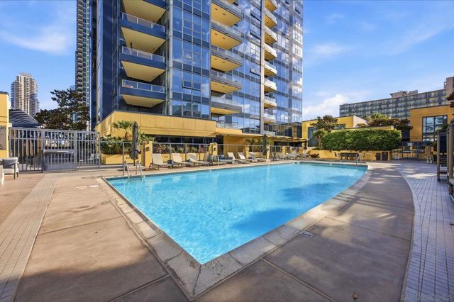 1325 Pacific Hwy 1305, San Diego, CA 92101