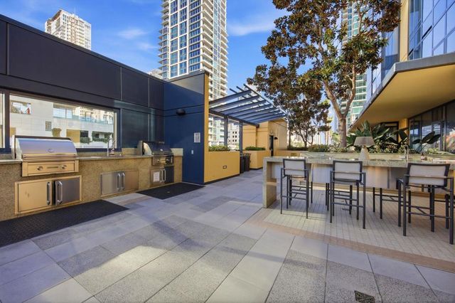 1325 Pacific Hwy 1305, San Diego, CA 92101