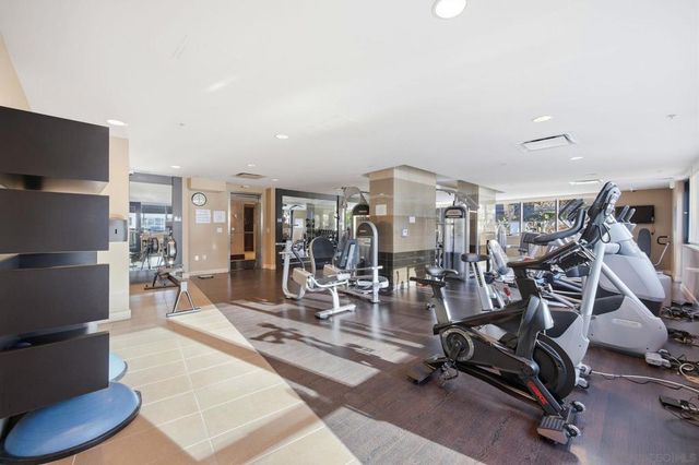 1325 Pacific Hwy 1305, San Diego, CA 92101