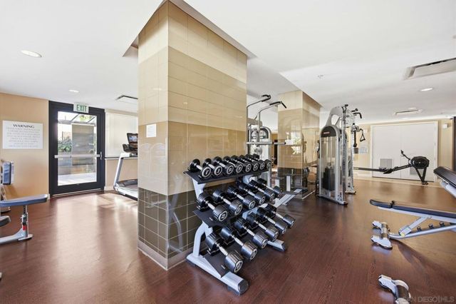 1325 Pacific Hwy 1305, San Diego, CA 92101