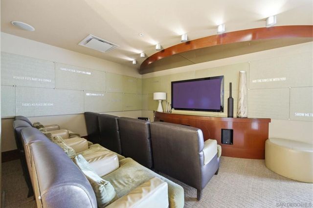 1325 Pacific Hwy 1305, San Diego, CA 92101