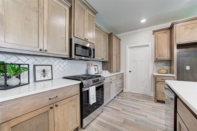 4800 Sand Lily Lane, Edmond, OK 73034