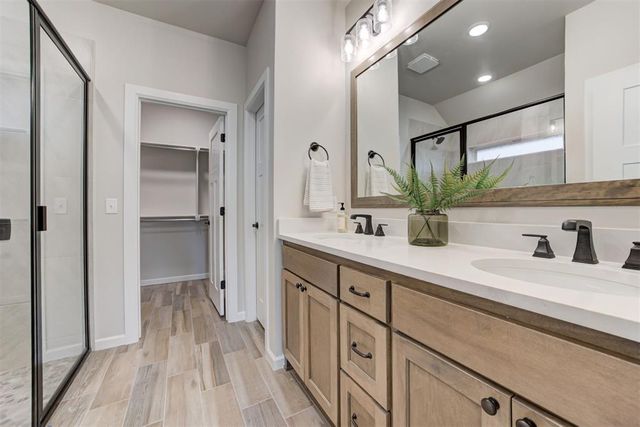 4800 Sand Lily Lane, Edmond, OK 73034