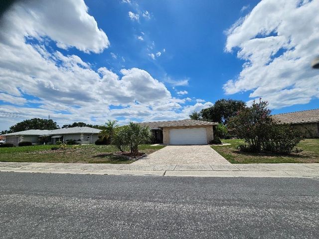 708 BRANNEN CIRCLE, Sun City Center, FL 33573