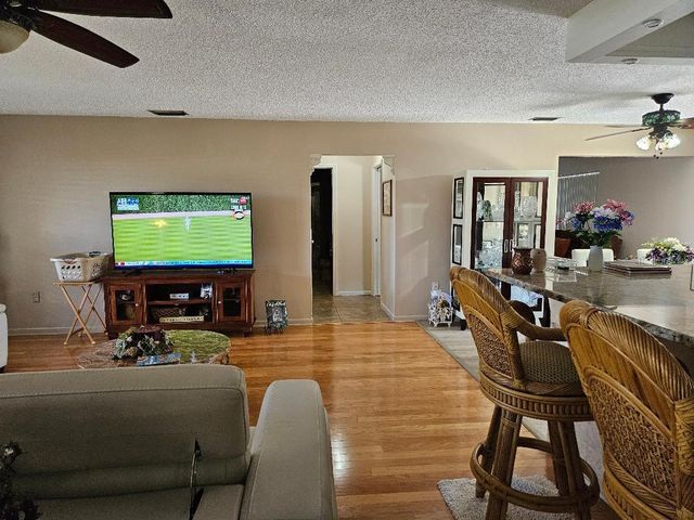 708 BRANNEN CIRCLE, Sun City Center, FL 33573