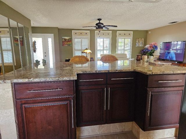 708 BRANNEN CIRCLE, Sun City Center, FL 33573