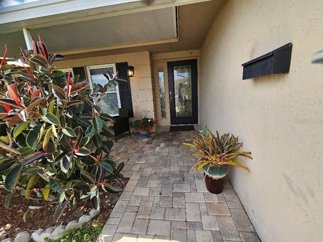 708 BRANNEN CIRCLE, Sun City Center, FL 33573