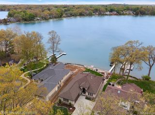 4353 Forest Avenue, Waterford Charter Township, MI 48328