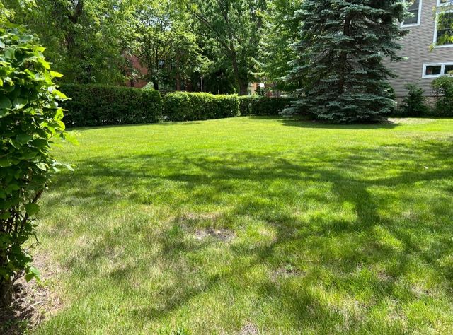 2121 E 72nd Street, Chicago, IL 60649