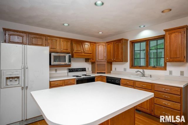 504 WEDGEWOOD Terrace, Germantown Hills, IL 61548