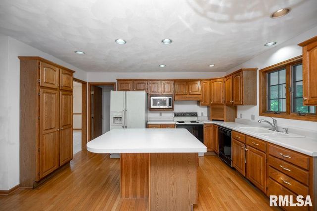 504 WEDGEWOOD Terrace, Germantown Hills, IL 61548