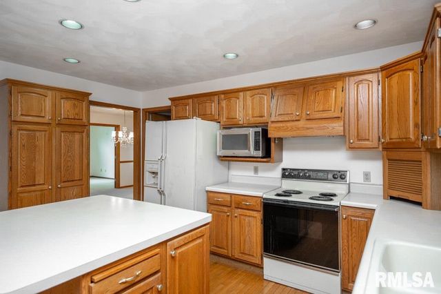 504 WEDGEWOOD Terrace, Germantown Hills, IL 61548