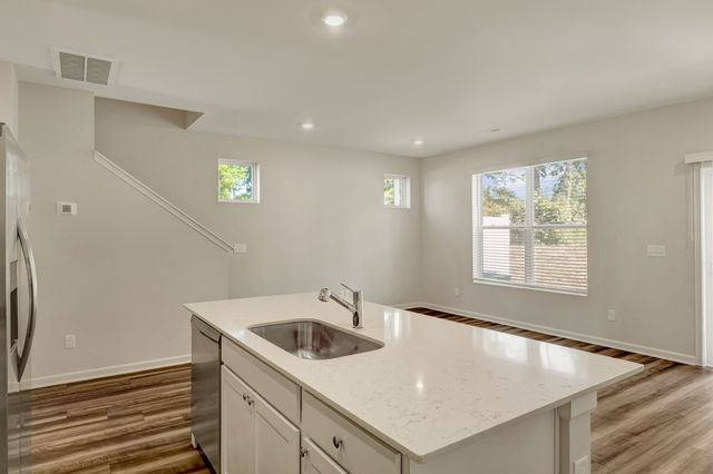 801 Big Bend Ct, White House, TN 37188