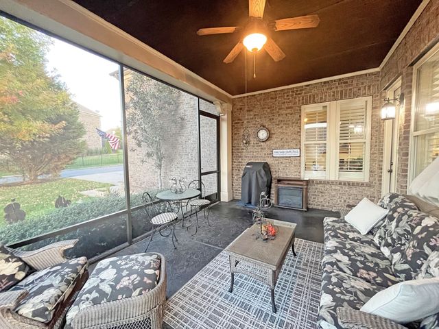 1652 Kelvington Blvd, Gallatin, TN 37066