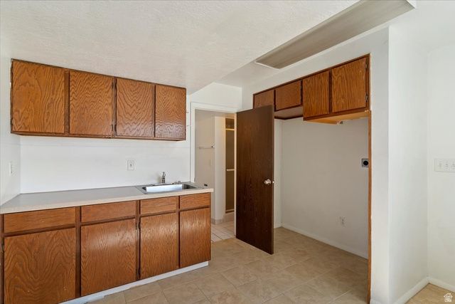 912 N EASTSIDE DR, Layton, UT 84040