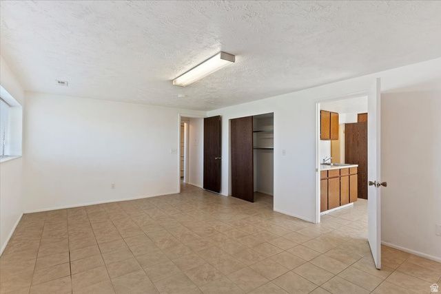 912 N EASTSIDE DR, Layton, UT 84040