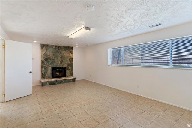 912 N EASTSIDE DR, Layton, UT 84040