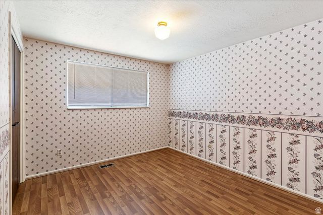 912 N EASTSIDE DR, Layton, UT 84040