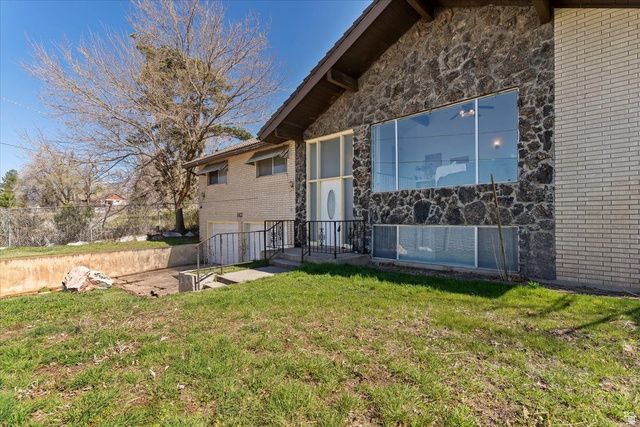 912 N EASTSIDE DR, Layton, UT 84040