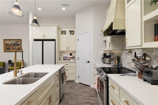 213 Janet N Circle, La Feria, TX 78559