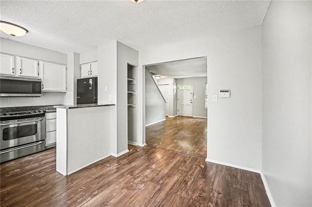 8017 E 88th Street, Kansas City, MO 64138