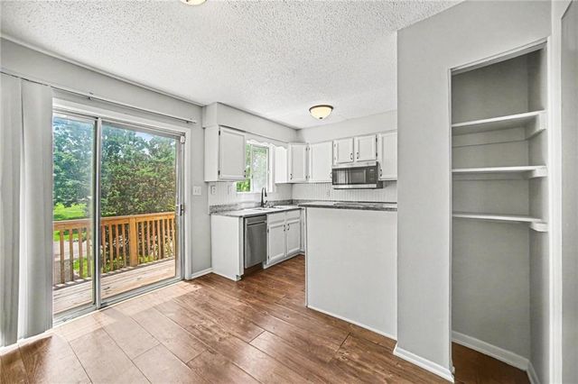 8017 E 88th Street, Kansas City, MO 64138