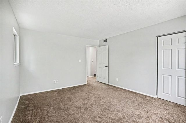 8017 E 88th Street, Kansas City, MO 64138