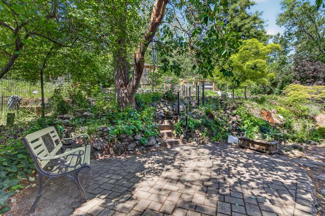 71 Scenic Drive, Ashland, OR 97520