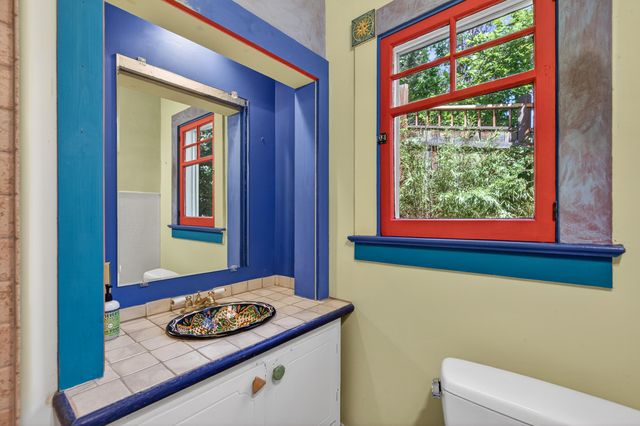 71 Scenic Drive, Ashland, OR 97520