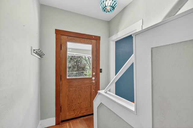 71 Scenic Drive, Ashland, OR 97520