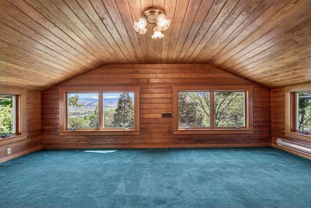 71 Scenic Drive, Ashland, OR 97520