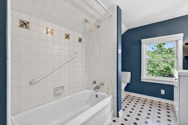 71 Scenic Drive, Ashland, OR 97520