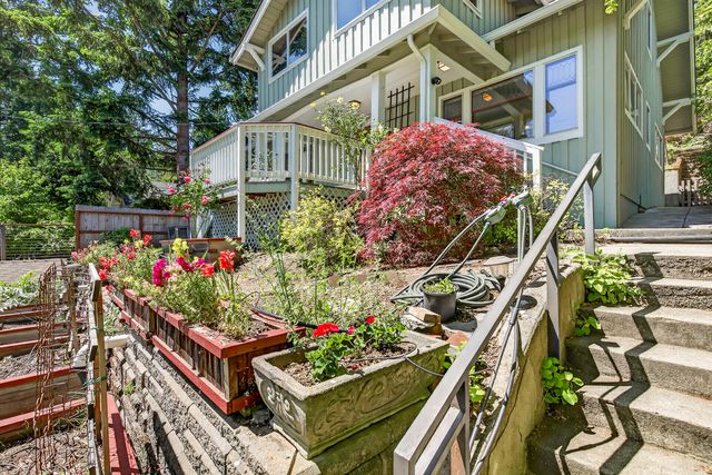 71 Scenic Drive, Ashland, OR 97520
