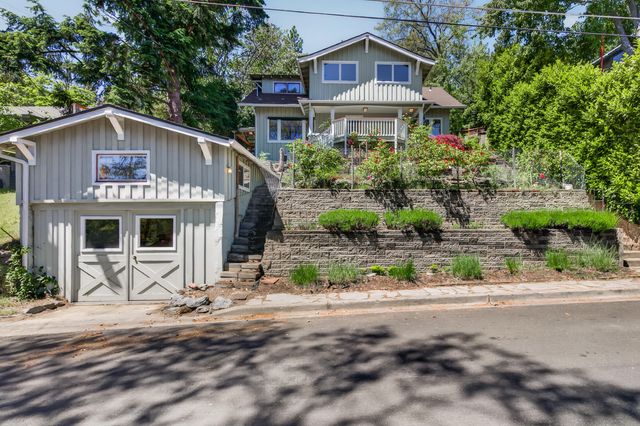 71 Scenic Drive, Ashland, OR 97520